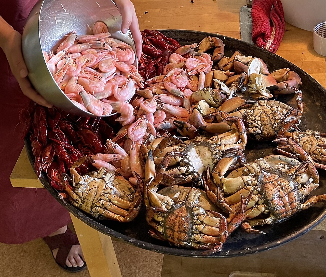 JOMFRUHUMMER i basilikumskum