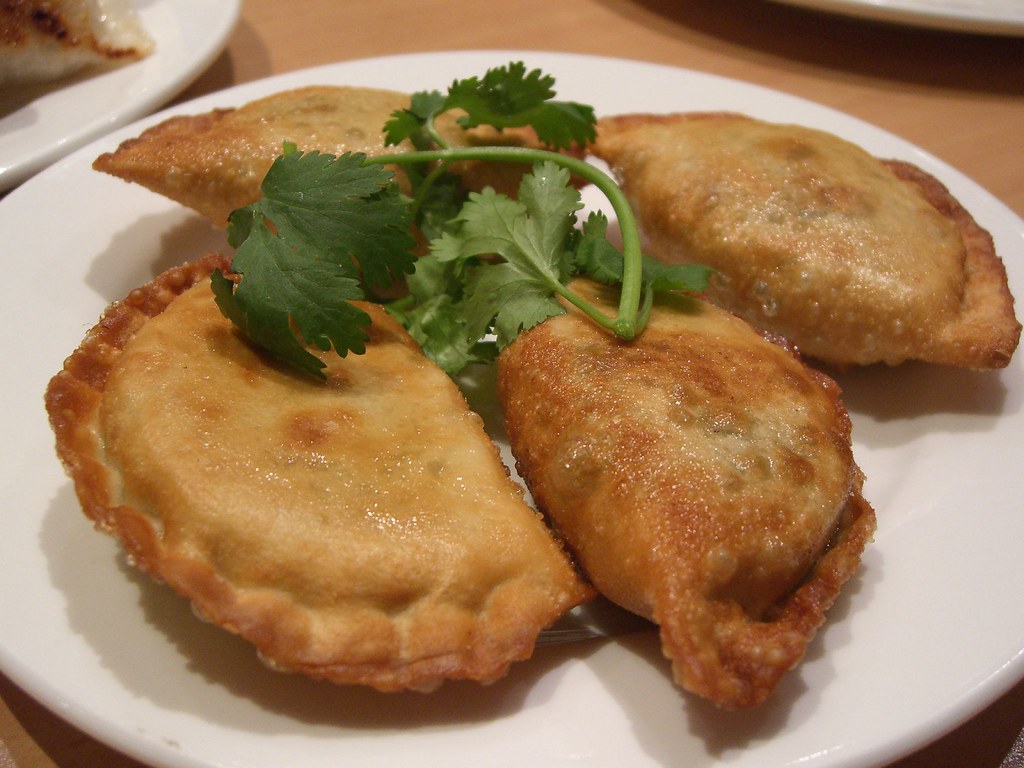SMÖGENSUPPE med butterdejslåg