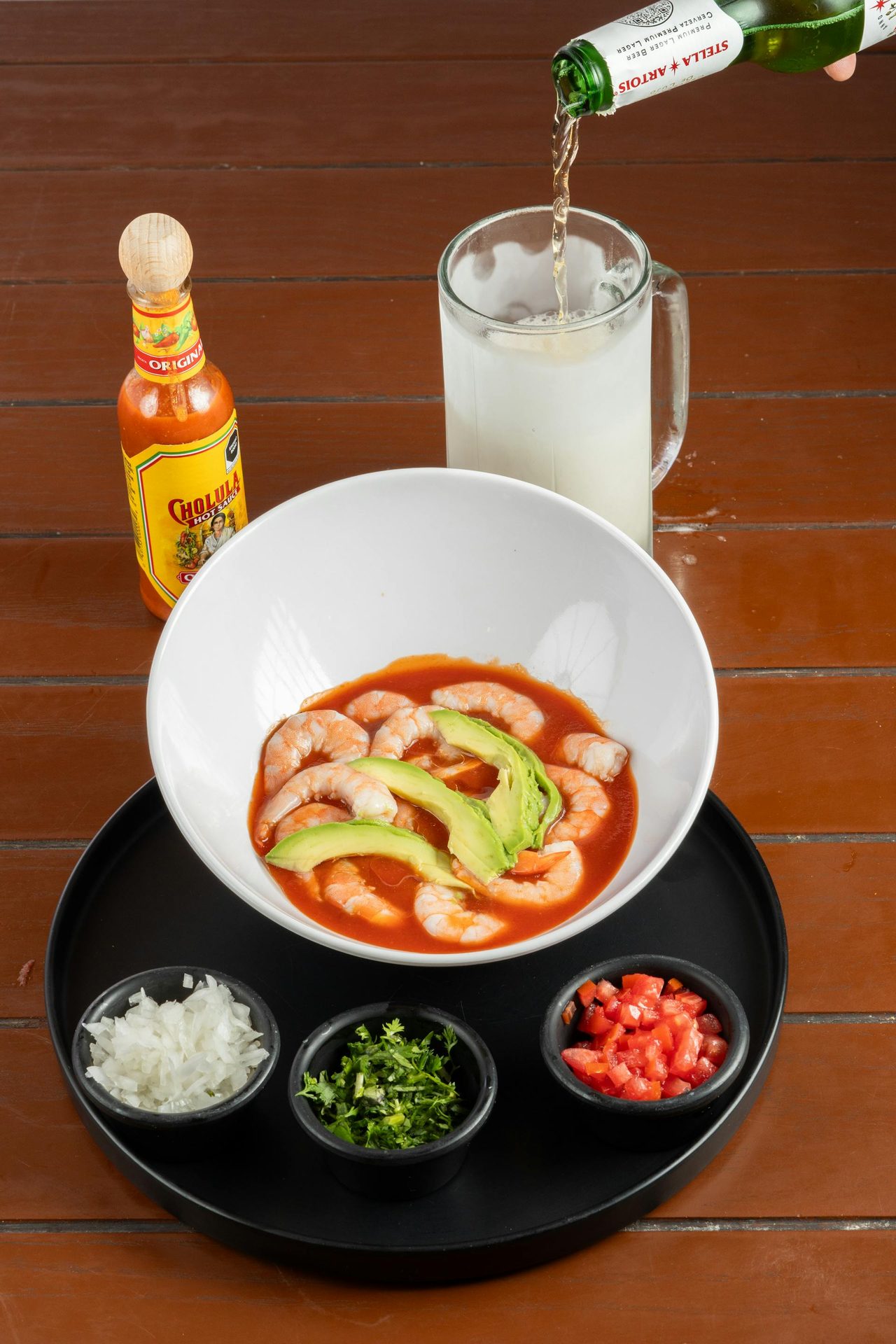 Avocadosalsa, se reje- / laksetatar
