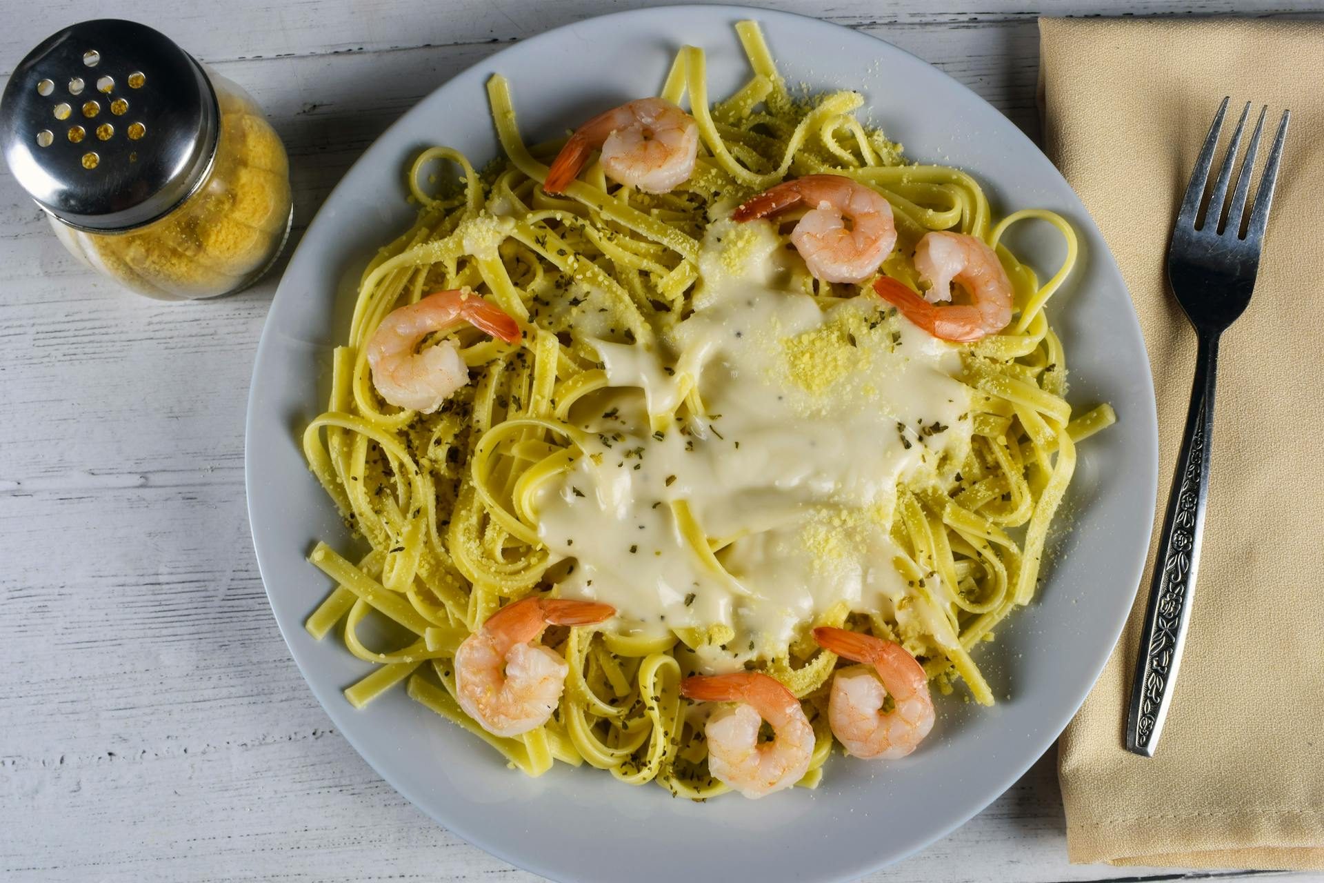 Pasta, Cremet med tigerrejer, fløde og hvidvin