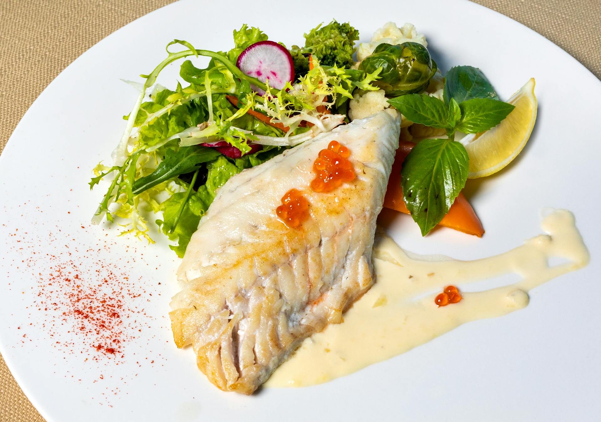 Rødfisk, grillet med jordskoksauce